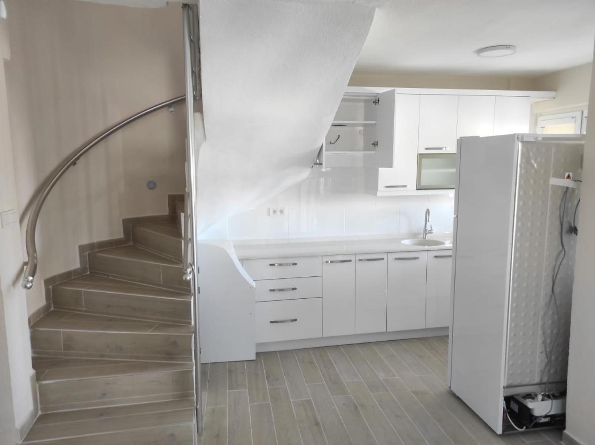 Cesme Burcu Sitesi Yaman Villa Esterno foto